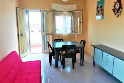 Image de Independent villa with large garden, sleeps 6, 280m2, 200 meters from the sea