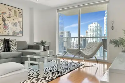 Image de 35 Fl Luxury condo located in the Heart of Miami