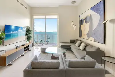 Image de Ocean view | Work from Home | Balcony, Parking, Pool