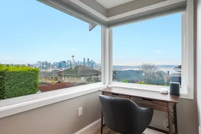 Image de Beautiful single family home all to yourself in the Queen Anne neighborhood in Seattle, Wa.