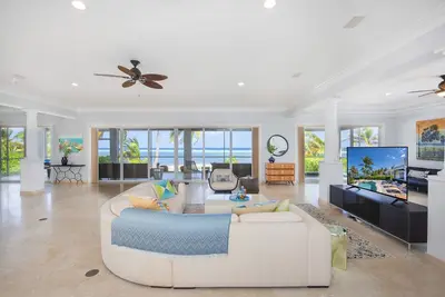 Image de Iggy Blue: Rum Point Villa w/Pool, Spa, & Snorkeling Beachfront.