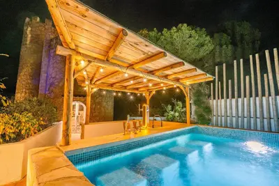 Image de Villa Torreta - A stunning new Ibiza/Boho style villa, swim-up bar, bubbling spa