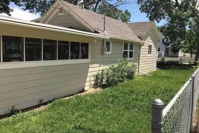 Image de Remodeled Historic Home- pet friendly!