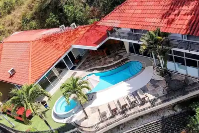 Image de 10 Bedroom Villa - 8 minutes to Downtown/Beach/Cocal Casino
