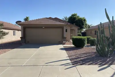 Image de November Discounted Rate! ! Close to everything. 2bed/2 bath