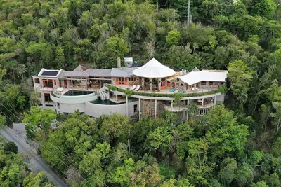 Image de Valhalla Villa - Private Luxury Above Cinnamon Bay
