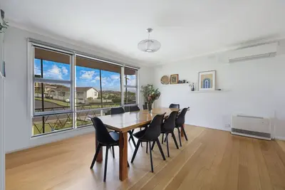 Four bedroom getaway close to the beach