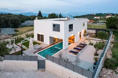 Image de Belle maison à Skrip avec WiFi