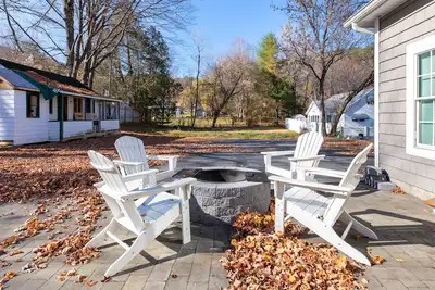 Image de 4br Home W\/ Bar!