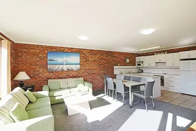 Image de Pelican Waters Unit 2, ground level accommodation