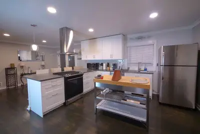 Image de Luxury Home Near Braves Stadium