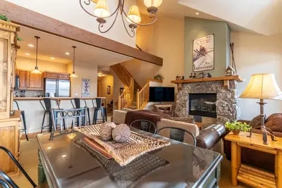Image de Ski-in/Ski-out Condo Next to Golf Course, Amazing Mountain Views from Balcony