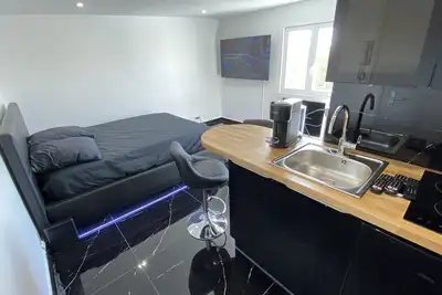 Image de Bella Vita Appartement2 meublé tout équipé - Tv Netflix - Gare -B