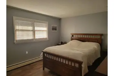 Image de Sail away in this cozy 2 bdrm- downtown Glens Falls