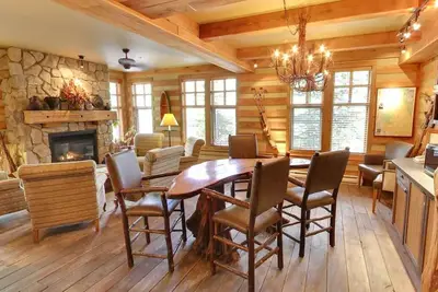 Image de Panorama Ski-in Ski-Out Upper mountain condo