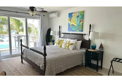 Image de Lux Maho Reef Suite next to The Morgan Resort