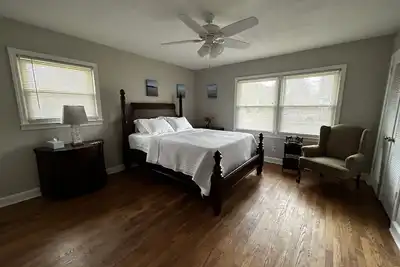 Image de North Druid Hills Retreat featuring patio, deck and brook (Near Hospitals! )