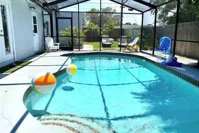 Image de Screened Heated Pool, Game Room near Ami and Img