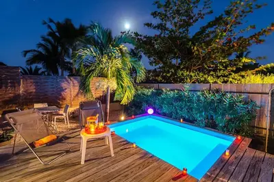 Image de Duplex Mango Orange 1 chambre avec petite piscine privative Parc de la Bo