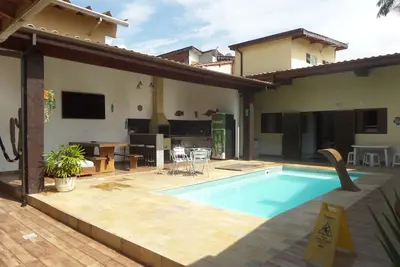 Image de House in Ubatuba with swimming pool