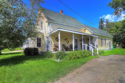 Image de Cross Country - nice home in downtown Rangeley