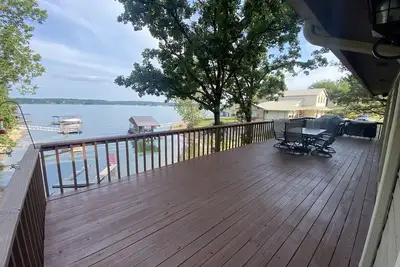 Image de Peaceful 2 acre Lakefront Home in Duck Creek w/ Boat Dock, Game Room w/ Wet Bar