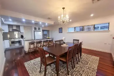 Image de Luxury Home in Doubleview