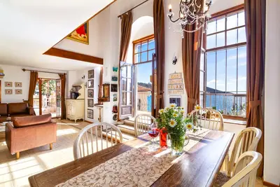 Image de Landmark Historical Property In An Unrivalled Position In  Old Town With Pool