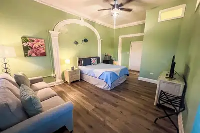 Image de Studio Style Room with plenty of space!