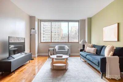 Image de Bright Uws 2br w/ Gym, Doorman & Elevator, nr Central Park, by Blueground