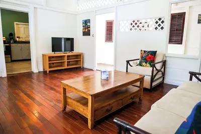 Image de Two bedroom Apartment view partial ocean view