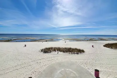 Image de Beach Life Condo 131. Beach, Gym, Playground and more!