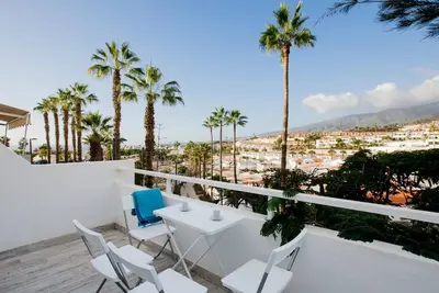 Image de 480 Un village insulaire avec terrasse, vue et wifi