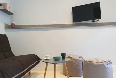 Image de Studio 2 pièces élégant et fonctionnel, à 5 mn de la gare et 10 mn de la plage!