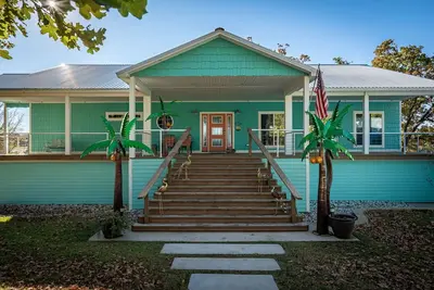 Image de 4Bdrm Insta-worthy Texoma Lake Retreat