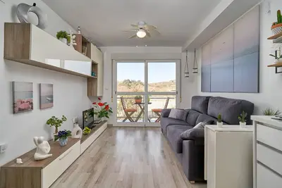 Image de Appartement de vacances \"Abierto Al Mar\" avec vue sur la mer, piscine partagée et Wi-Fi.