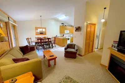 Image de Red Pines - Elk Lake Condo #2 | 2 Bed, 1 Bath