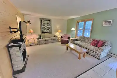 Image de Red Pines - Elk Lake Condo #6 | 3 Bed, 1 Bath