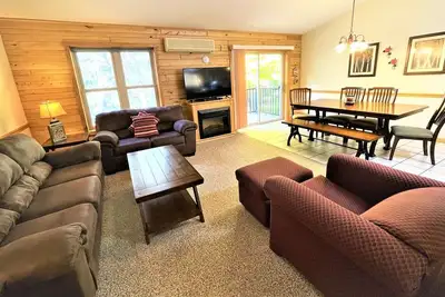 Image de Red Pines - Elk Lake Condo #4 | 2 Bed, 1 Bath