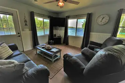 Image de Lakeside Lodging #3 | 2 Bed, 1 Bath