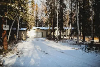Image de Large 5 Bedroom home located Between Fairbanks and North Pole