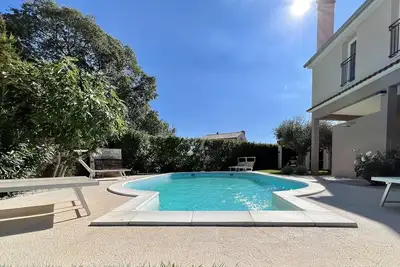 Image de Romantic vacation apartment with large heated pool and beautiful garden