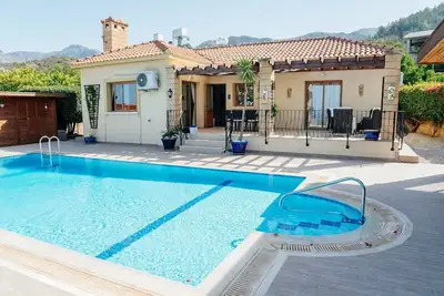 Image de Beautiful 3 bedroom/2 bathroom bungalow with fantastic views!