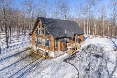 Image de Wisp Mountain Hideaway w/ Fireplace & Games