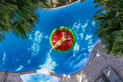 Image de Diamond Estates: Miami - 6 Queen, 3 Full Bath, Pool, Bar Room, Balcony