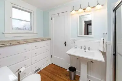 Image de Historic Downtown Home | Blocks from the Shops