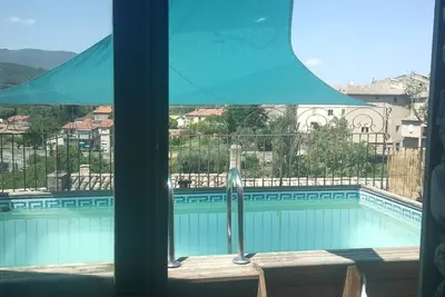 Image de Maison de village avec piscine et trés grande terrasse, 10 mn sud de Sisteron. . .