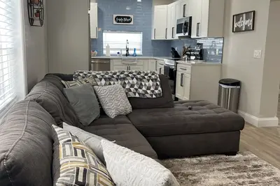 Image de Cozy House with Large Deck