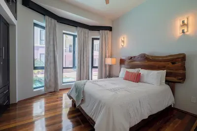 Image de Deluxe Ocean front Suites A1- Pool/Jacuzzi/heart of Town