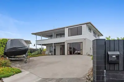 Image de Manaia View - One Tree Point Holiday Home